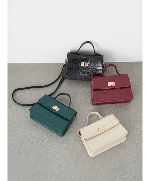 earth music&ecology(アースミュージックアンドエコロジー)の「フラップミニショルダーバッグ *(ショルダーバッグ・レディース・ボルドー/アイボリー/グリーン/ブラック・FREE)」の5枚目の写真