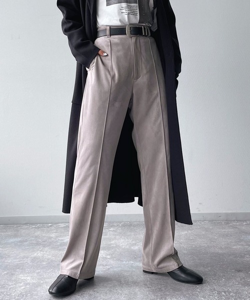 PAGEBOY(ページボーイ)の「クリアスエードフレアパンツ(その他パンツ・レディース・ブラック/ブルー系その他/グレイッシュベージュ・SMALL/MEDIUM)」の2枚目の写真