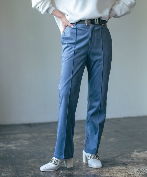 PAGEBOY(ページボーイ)の「クリアスエードフレアパンツ(その他パンツ・レディース・ブラック/ブルー系その他/グレイッシュベージュ・SMALL/MEDIUM)」の7枚目の写真