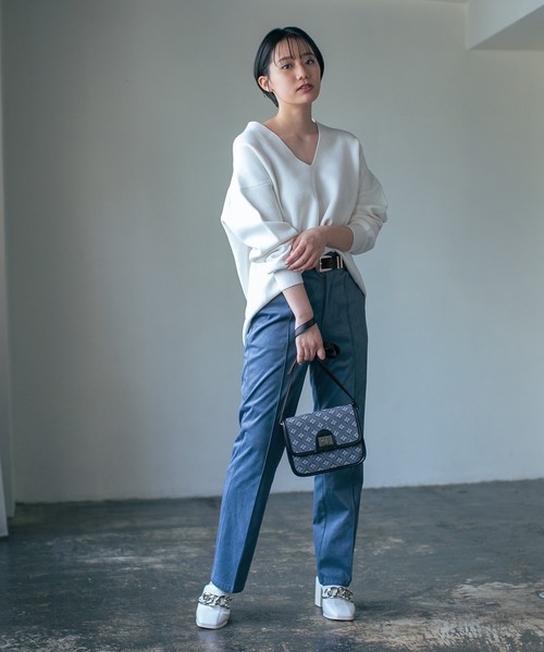 PAGEBOY(ページボーイ)の「クリアスエードフレアパンツ(その他パンツ・レディース・ブラック/ブルー系その他/グレイッシュベージュ・SMALL/MEDIUM)」の8枚目の写真