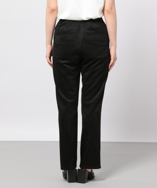 PAGEBOY(ページボーイ)の「クリアスエードフレアパンツ(その他パンツ・レディース・ブラック/ブルー系その他/グレイッシュベージュ・SMALL/MEDIUM)」の11枚目の写真