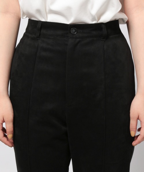 PAGEBOY(ページボーイ)の「クリアスエードフレアパンツ(その他パンツ・レディース・ブラック/ブルー系その他/グレイッシュベージュ・SMALL/MEDIUM)」の12枚目の写真