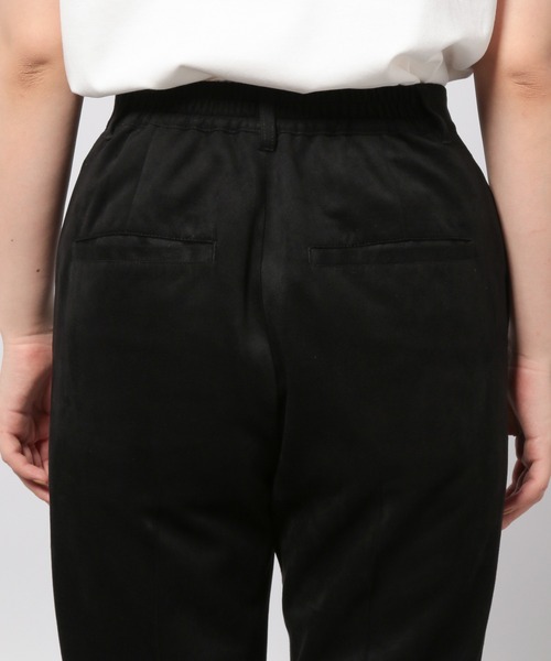 PAGEBOY(ページボーイ)の「クリアスエードフレアパンツ(その他パンツ・レディース・ブラック/ブルー系その他/グレイッシュベージュ・SMALL/MEDIUM)」の13枚目の写真