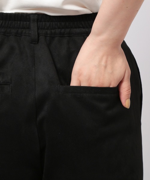 PAGEBOY(ページボーイ)の「クリアスエードフレアパンツ(その他パンツ・レディース・ブラック/ブルー系その他/グレイッシュベージュ・SMALL/MEDIUM)」の14枚目の写真