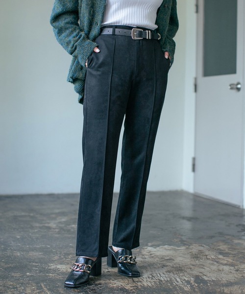 PAGEBOY(ページボーイ)の「クリアスエードフレアパンツ(その他パンツ・レディース・ブラック/ブルー系その他/グレイッシュベージュ・SMALL/MEDIUM)」の21枚目の写真