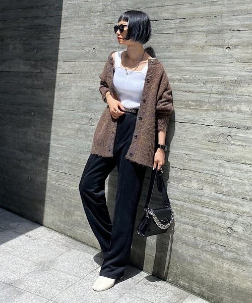 PAGEBOY(ページボーイ)の「クリアスエードフレアパンツ(その他パンツ・レディース・ブラック/ブルー系その他/グレイッシュベージュ・SMALL/MEDIUM)」の19枚目の写真