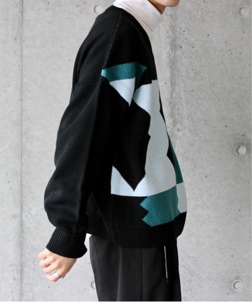 y/m by れぽすけ（イムバイレポスケ）の「マルチパターン柄Vネックニット（ニット/セーター・メンズ・ベージュ/ブラック・MEDIUM/LARGE）」の13枚目の写真