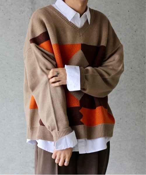 y/m by れぽすけ（イムバイレポスケ）の「マルチパターン柄Vネックニット（ニット/セーター・メンズ・ベージュ/ブラック・MEDIUM/LARGE）」の8枚目の写真