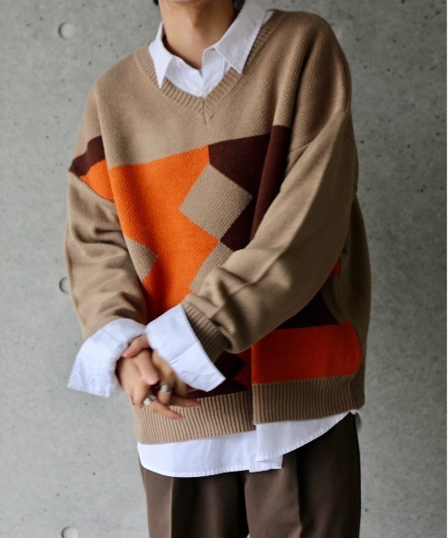 y/m by れぽすけ（イムバイレポスケ）の「マルチパターン柄Vネックニット（ニット/セーター・メンズ・ベージュ/ブラック・MEDIUM/LARGE）」の19枚目の写真