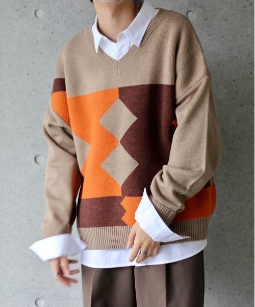 y/m by れぽすけ（イムバイレポスケ）の「マルチパターン柄Vネックニット（ニット/セーター・メンズ・ベージュ/ブラック・MEDIUM/LARGE）」の5枚目の写真