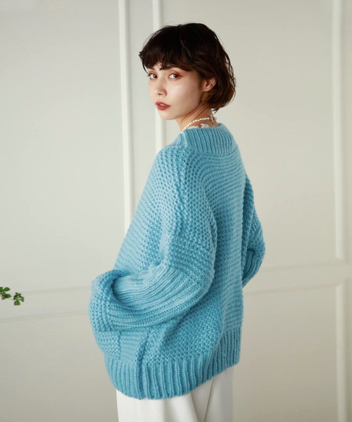 Leja（レジャ）の「【LEJA】ビッグボタンボリューム袖ボタンニットカーディガン（ニット/セーター・レディース・ベージュ/ブルー・FREE）」の5枚目の写真