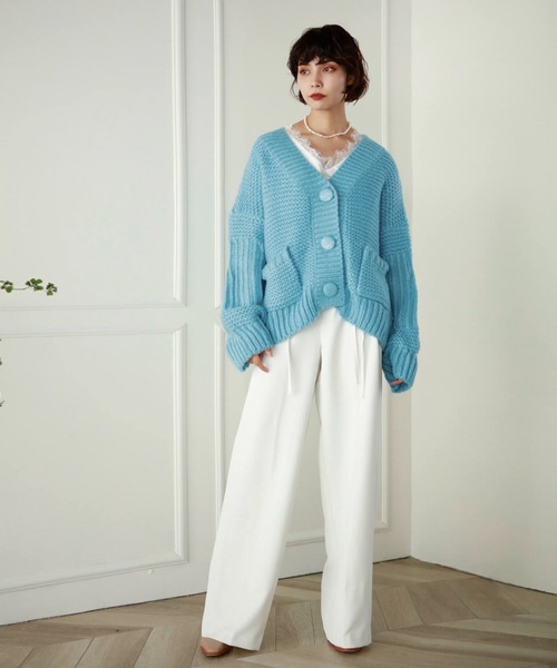 Leja（レジャ）の「【LEJA】ビッグボタンボリューム袖ボタンニットカーディガン（ニット/セーター・レディース・ベージュ/ブルー・FREE）」の8枚目の写真