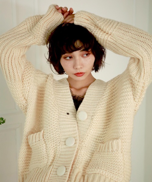 Leja（レジャ）の「【LEJA】ビッグボタンボリューム袖ボタンニットカーディガン（ニット/セーター・レディース・ベージュ/ブルー・FREE）」の18枚目の写真