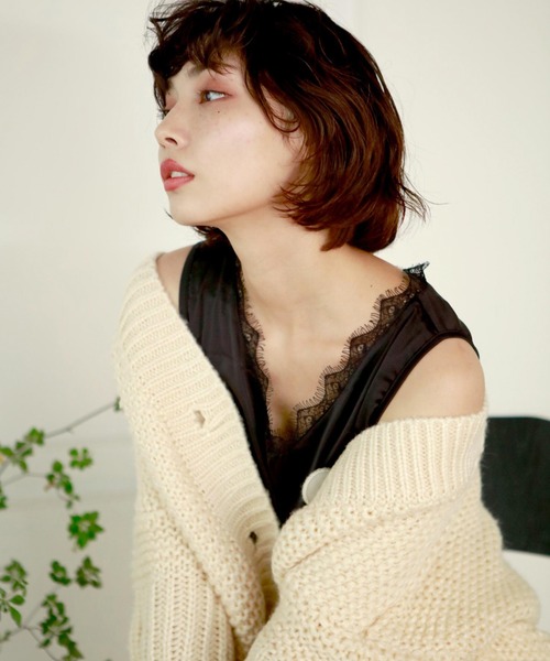 Leja（レジャ）の「【LEJA】ビッグボタンボリューム袖ボタンニットカーディガン（ニット/セーター・レディース・ベージュ/ブルー・FREE）」の19枚目の写真