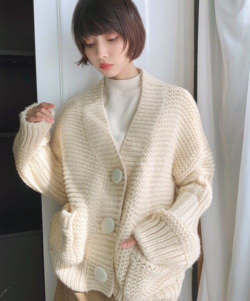 Leja（レジャ）の「【LEJA】ビッグボタンボリューム袖ボタンニットカーディガン（ニット/セーター・レディース・ベージュ/ブルー・FREE）」の21枚目の写真
