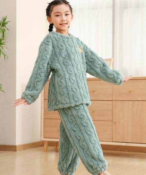 DAY CLOSET（デイ クローゼット）の「キッズ もこもこボアツイストデザインルームウェアパジャマ 上下2点セットアップ 冬（ルームウェア/パジャマ・キッズ・パープル/ピンク/ブルー/アイボリー/ネイビー/グリーン・110cm/120cm/130cm/140cm/150cm/160cm）」の11枚目の写真