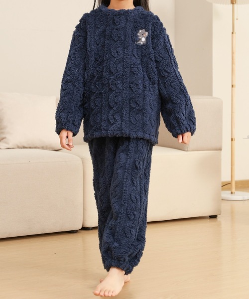 DAY CLOSET（デイ クローゼット）の「キッズ もこもこボアツイストデザインルームウェアパジャマ 上下2点セットアップ 冬（ルームウェア/パジャマ・キッズ・パープル/ピンク/ブルー/アイボリー/ネイビー/グリーン・110cm/120cm/130cm/140cm/150cm/160cm）」の10枚目の写真