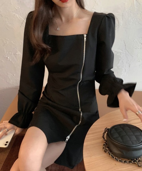 KOR(ケーオーアール)の「スクエアネック パフスリーブ ワンピース(ワンピース・レディース・ブラック・M/L/XL/XXL)」の12枚目の写真