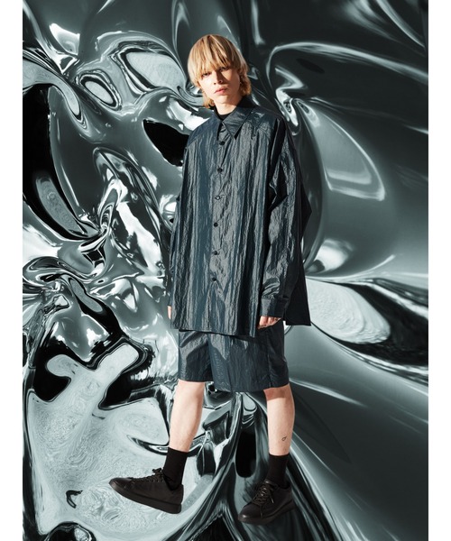 ADD SEOUL（エーディーディーソウル）の「【ADD SEOUL】COATING AVANTGARDE SHIRT / コーティング アヴァンギャルド オーバーサイズ シャツ（シャツ/ブラウス・メンズ・ブラック/グリーン・1/2）」の3枚目の写真
