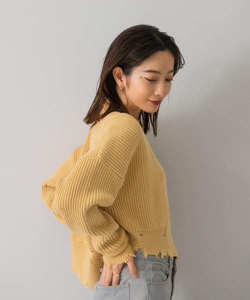 KBF（ケイビーエフ）の「クロップドダメージニット（ニット