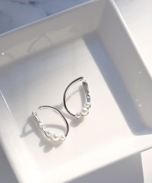 樹脂ポスト・パール付きカーブワンタッチピアス〈金属アレルギー対応〉