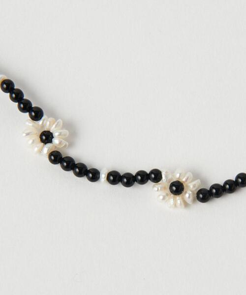 by Preek（バイプリーク）の「＜by Preek（バイプリーク）＞淡水パール フラワービーズネックレス（ネックレス・レディース・コバルトブルー/ピンク/オフホワイト/ブラック・FREE）」の16枚目の写真