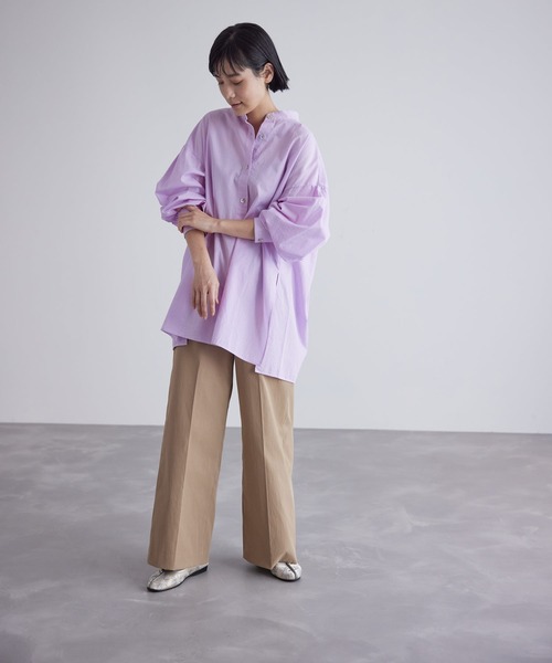 SALON adam et rope'（サロン アダム エ ロペ）の「サイドスリット/バンドカラーオーバーチュニックシャツ（シャツ/ブラウス・レディース・ネイビー/ピンク/ホワイト・FREE）」の7枚目の写真