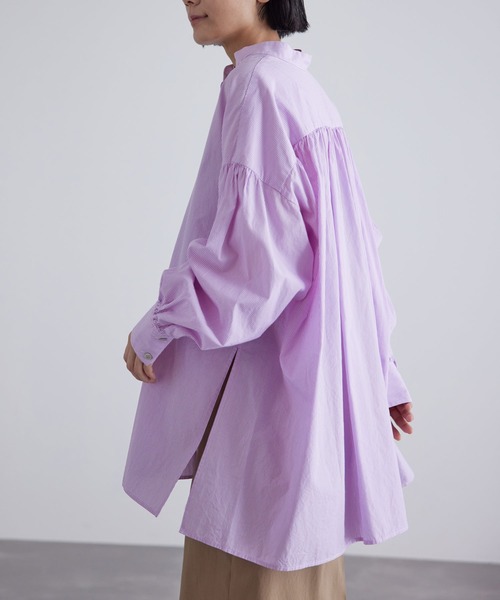 SALON adam et rope'（サロン アダム エ ロペ）の「サイドスリット/バンドカラーオーバーチュニックシャツ（シャツ/ブラウス・レディース・ネイビー/ピンク/ホワイト・FREE）」の13枚目の写真