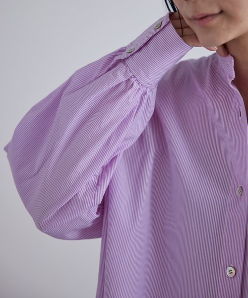 SALON adam et rope'（サロン アダム エ ロペ）の「サイドスリット/バンドカラーオーバーチュニックシャツ（シャツ/ブラウス・レディース・ネイビー/ピンク/ホワイト・FREE）」の22枚目の写真