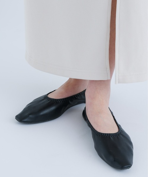 NEUNA（ヌナ）の「袋付きアーモンドシューズ（パンプス・レディース・ホワイト/ブラック/マスタード・SMALL/MEDIUM/LARGE）」の20枚目の写真