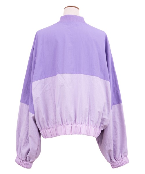 PUNYUS（プニュズ）の「バイカラーナイロンブルゾン（ナイロンジャケット・レディース・ベージュ/パープル/グリーン・2/4/3）」の7枚目の写真