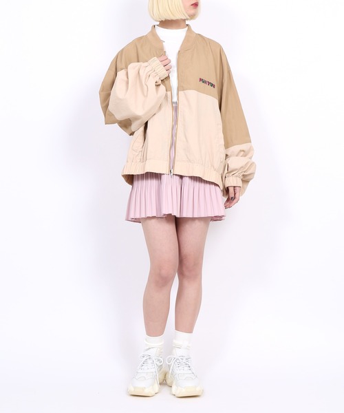 PUNYUS（プニュズ）の「バイカラーナイロンブルゾン（ナイロンジャケット・レディース・ベージュ/パープル/グリーン・2/4/3）」の10枚目の写真