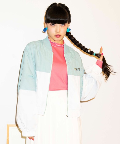 PUNYUS（プニュズ）の「バイカラーナイロンブルゾン（ナイロンジャケット・レディース・ベージュ/パープル/グリーン・2/4/3）」の19枚目の写真