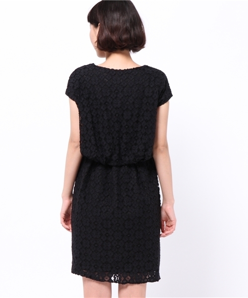 La TOTALITE（ラトータリテ）の「sonoコラボフラワーレースタックワンピース（ワンピース・レディース・ブラック/ホワイト・FREE）」の5枚目の写真