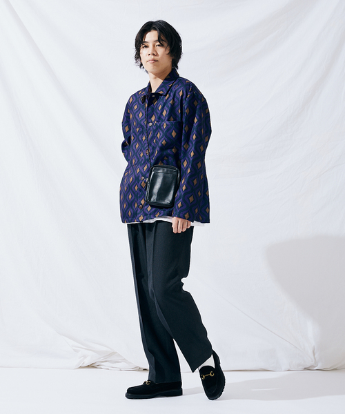 JOURNAL STANDARD（ジャーナルスタンダード）の「【WEB限定】JS LEATHER カウレザー マルチショルダーバック（ショルダーバッグ・メンズ・ブラック・FREE）」の2枚目の写真