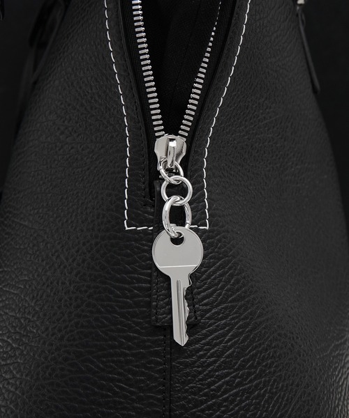 Maison Margiela(メゾンマルジェラ)の「SHOULDER BAG(ショルダーバッグ・メンズ・ブラック・FREE)」の5枚目の写真