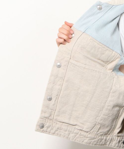 Levi's(リーバイス)の「Levi's/リーバイス WELLTHREAD トラッカージャケットベスト WILD OAK ROSE(ベスト・レディース・ライトインディゴブルー・M/S/XS)」の4枚目の写真