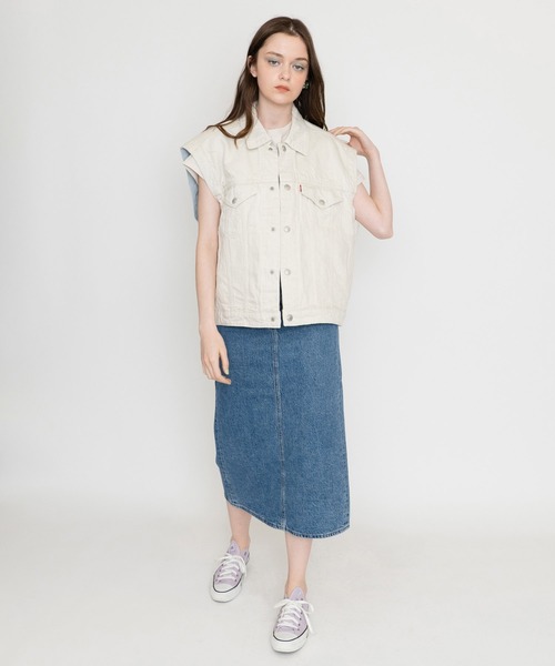 Levi's(リーバイス)の「Levi's/リーバイス WELLTHREAD トラッカージャケットベスト WILD OAK ROSE(ベスト・レディース・ライトインディゴブルー・M/S/XS)」の9枚目の写真