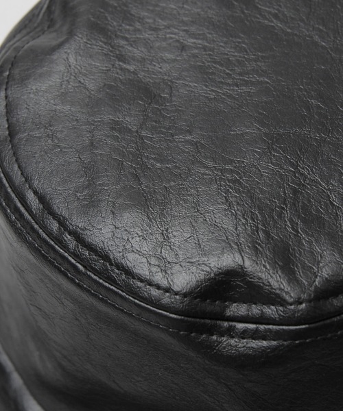 glabella（グラベラ）の「ヴィンテージレザー風 フェイクレザー ロングブリム バケットハット / 深め / ツバ広（ハット・メンズ・ブラック・FREE）」の11枚目の写真