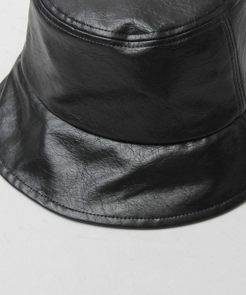glabella（グラベラ）の「ヴィンテージレザー風 フェイクレザー ロングブリム バケットハット / 深め / ツバ広（ハット・メンズ・ブラック・FREE）」の13枚目の写真
