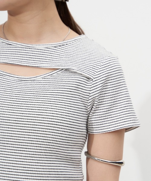 VANNIE U(ヴァニーユー)の「ダブルアーチボーダーTシャツ(Tシャツ/カットソー・レディース・ホワイト/ブラック/レッド/イエロー・FREE)」の15枚目の写真