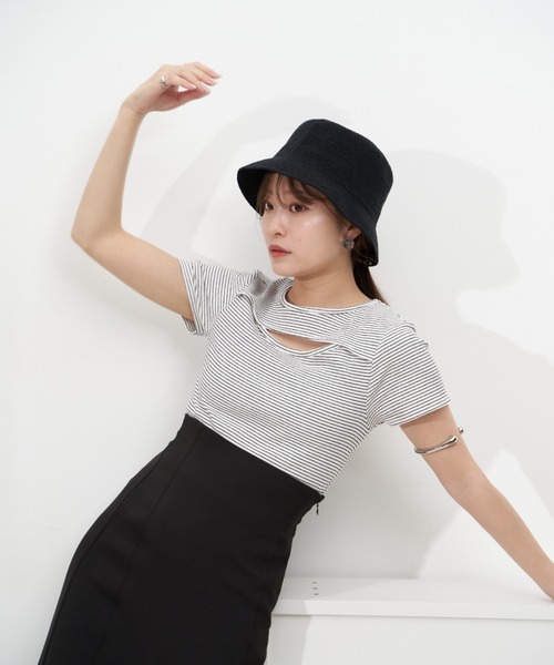 VANNIE U(ヴァニーユー)の「ダブルアーチボーダーTシャツ(Tシャツ/カットソー・レディース・ホワイト/ブラック/レッド/イエロー・FREE)」の10枚目の写真
