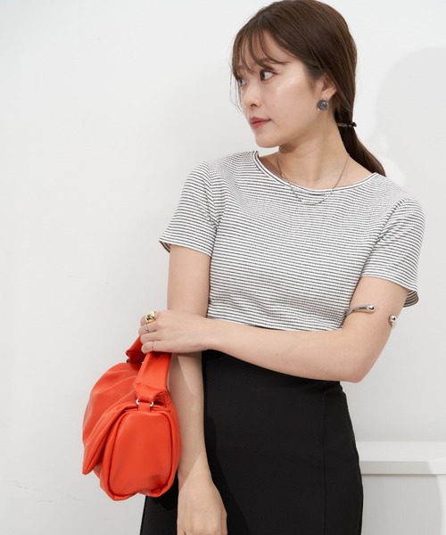 VANNIE U(ヴァニーユー)の「ダブルアーチボーダーTシャツ(Tシャツ/カットソー・レディース・ホワイト/ブラック/レッド/イエロー・FREE)」の21枚目の写真
