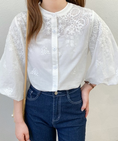 Diosfront（ディオスフロント）の「カットワーク刺繍ボリューム袖スタンドカラーブラウス（シャツ/ブラウス・レディース・ブラック/ホワイト・L/M）」の10枚目の写真