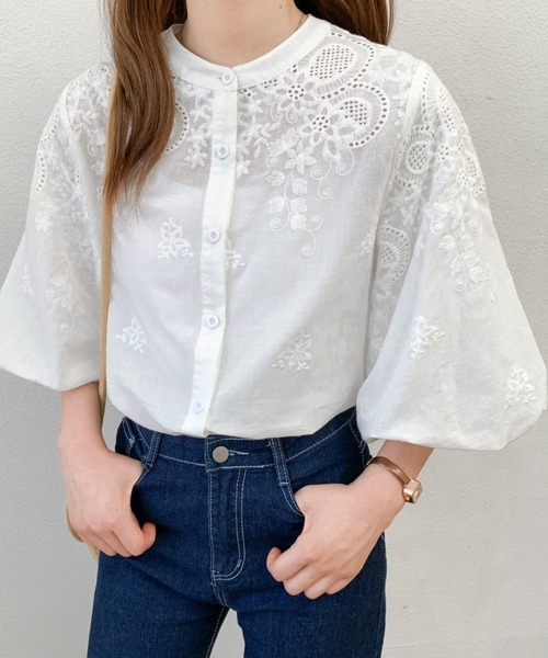 Diosfront（ディオスフロント）の「カットワーク刺繍ボリューム袖スタンドカラーブラウス（シャツ/ブラウス・レディース・ブラック/ホワイト・L/M）」の11枚目の写真