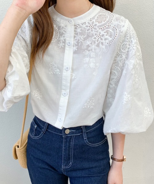 Diosfront（ディオスフロント）の「カットワーク刺繍ボリューム袖スタンドカラーブラウス（シャツ/ブラウス・レディース・ブラック/ホワイト・L/M）」の13枚目の写真