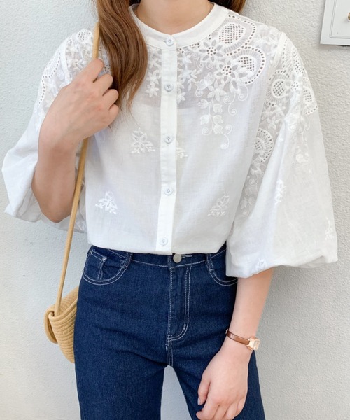 Diosfront（ディオスフロント）の「カットワーク刺繍ボリューム袖スタンドカラーブラウス（シャツ/ブラウス・レディース・ブラック/ホワイト・L/M）」の15枚目の写真