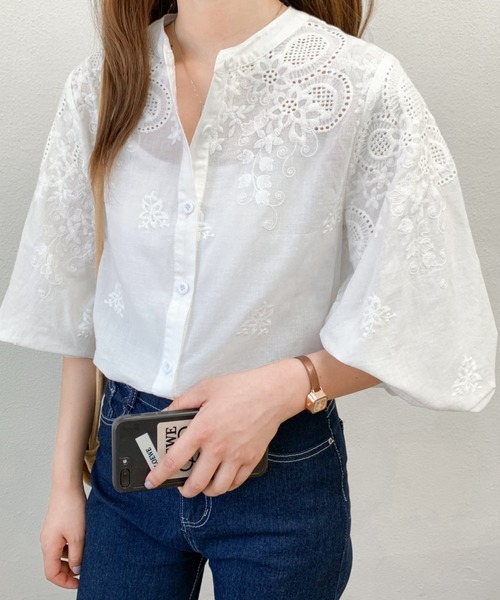 Diosfront（ディオスフロント）の「カットワーク刺繍ボリューム袖スタンドカラーブラウス（シャツ/ブラウス・レディース・ブラック/ホワイト・L/M）」の17枚目の写真