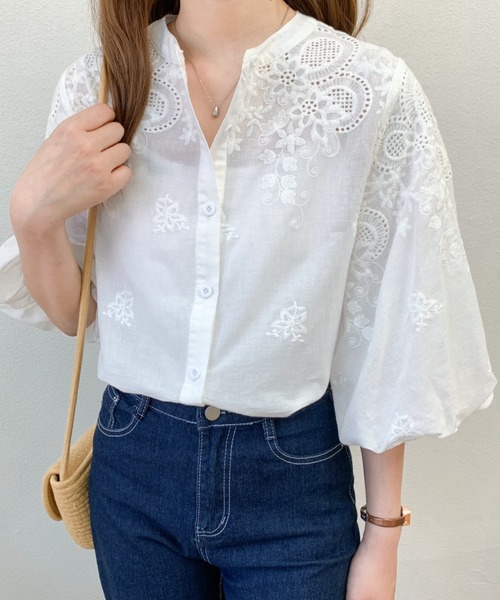 Diosfront（ディオスフロント）の「カットワーク刺繍ボリューム袖スタンドカラーブラウス（シャツ/ブラウス・レディース・ブラック/ホワイト・L/M）」の22枚目の写真