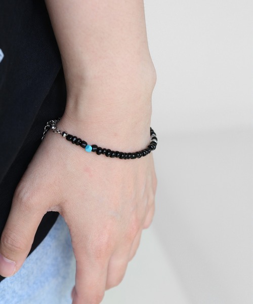 minsobi（ミンソビ）の「カラービーズブレスレット（ブレスレット・メンズ・ブラック・FREE）」の4枚目の写真